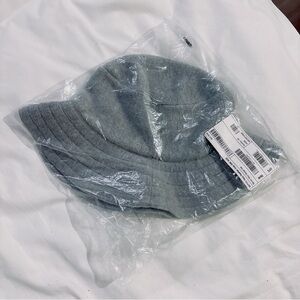 NWT Alo Wool Bucket Hat